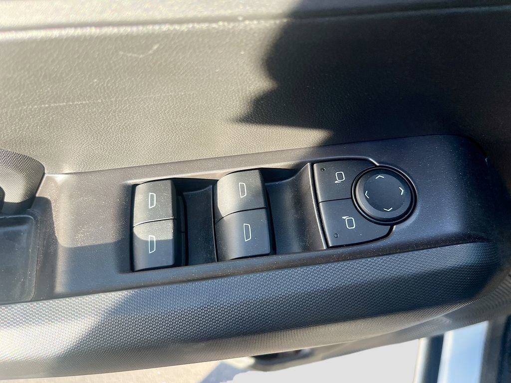 Used 2025 Chevrolet Colorado W/T image 17