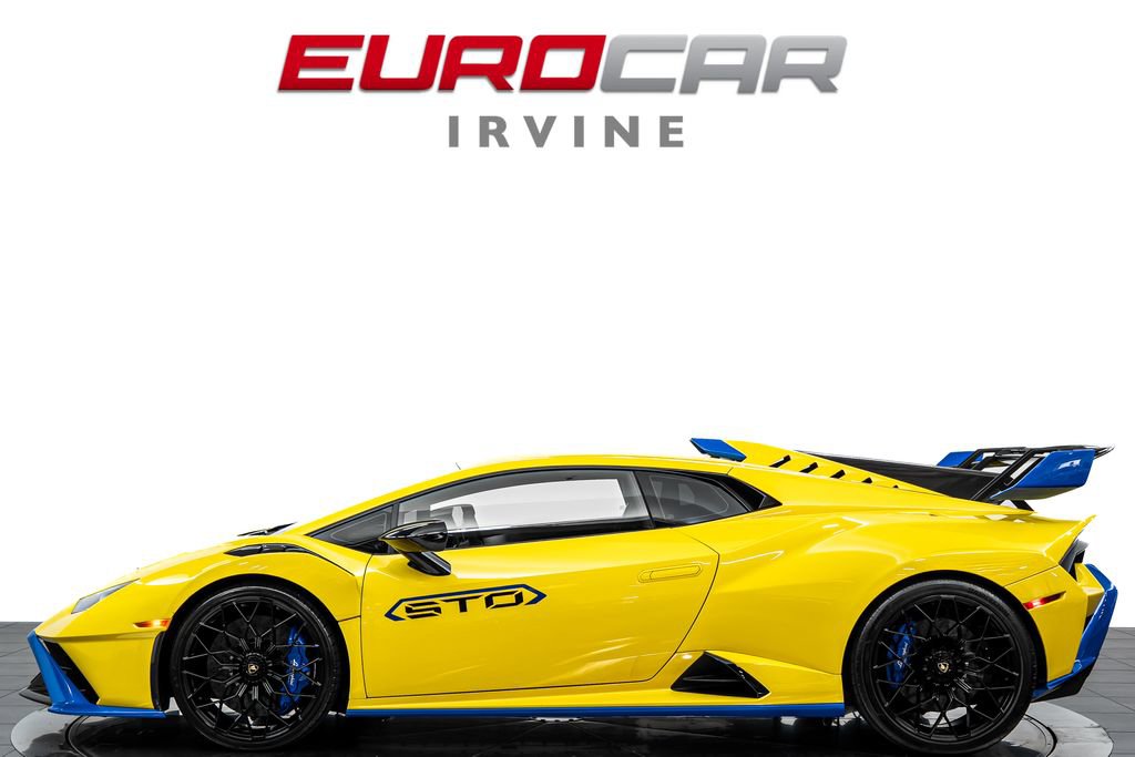 Used 2022 Lamborghini Huracan STO RWD image 2