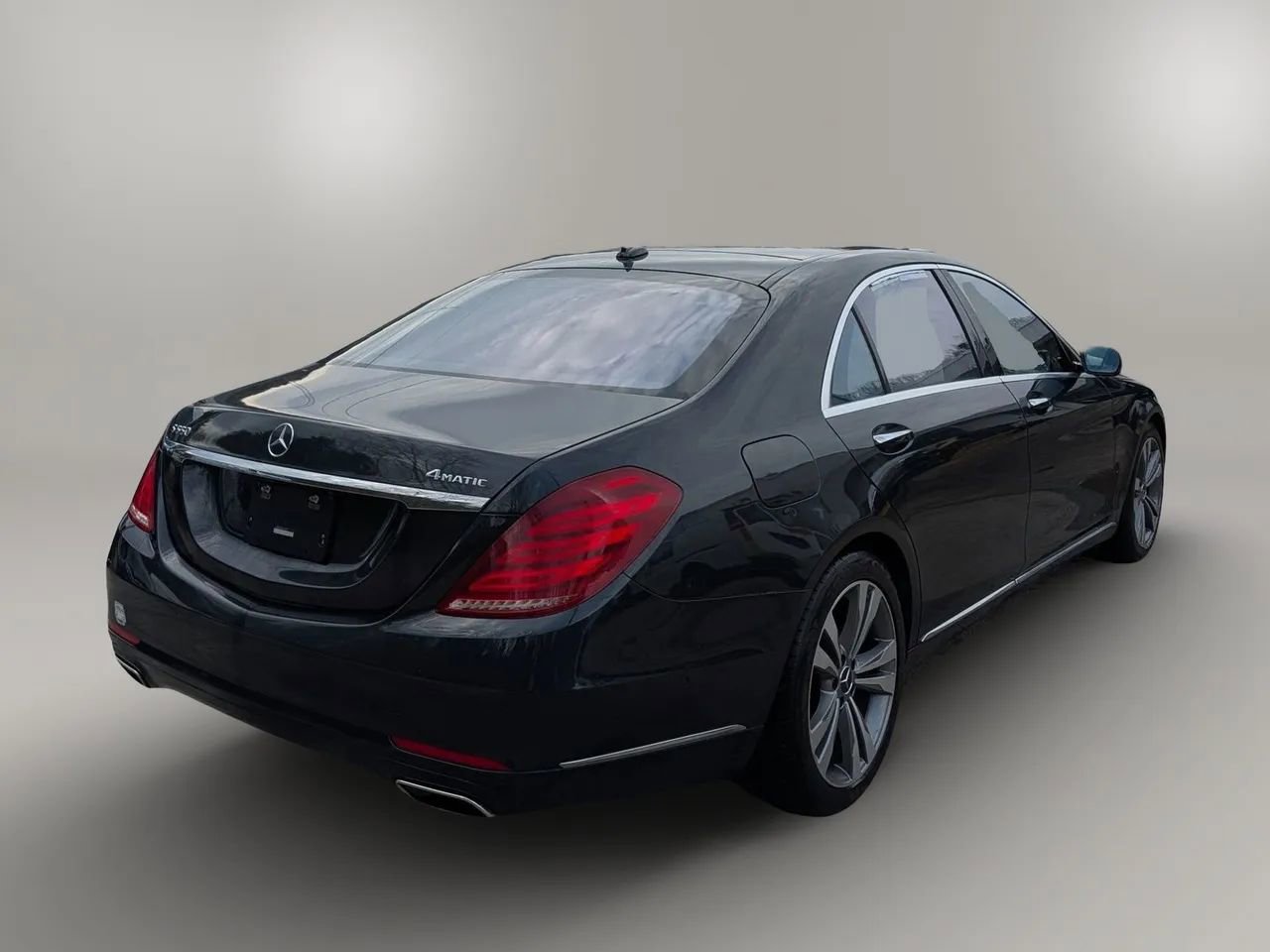 Used 2016 Mercedes-Benz S 550 4MATIC Sedan image 3