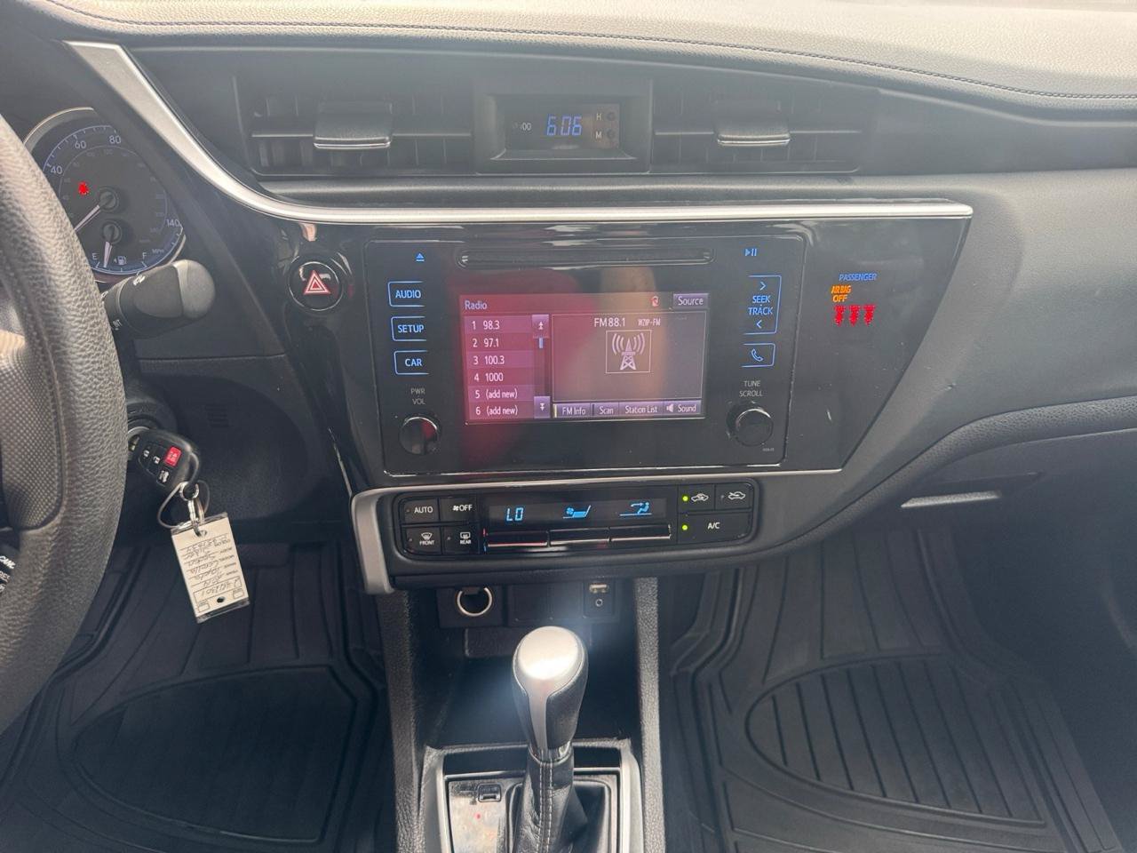 Used 2019 Toyota Corolla LE FWD image 11