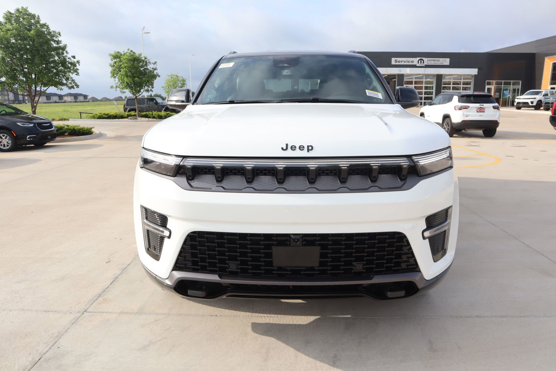 New 2026 Jeep Grand Wagoneer 4WD image 10