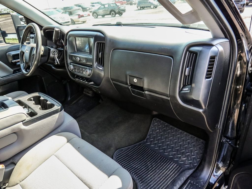 Used 2017 Chevrolet Silverado 1500 Custom w/ Custom Convenience Package AWD/4WD image 12