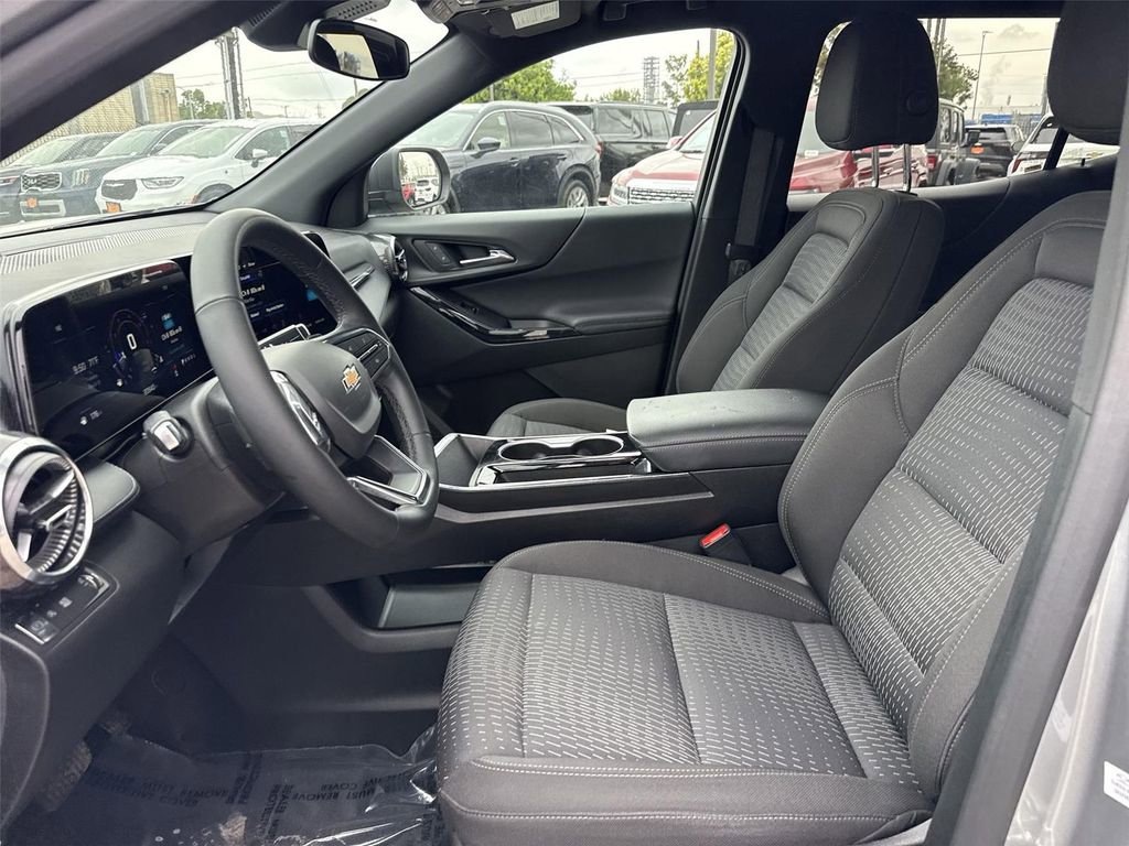 Used 2025 Chevrolet Equinox LT image 17
