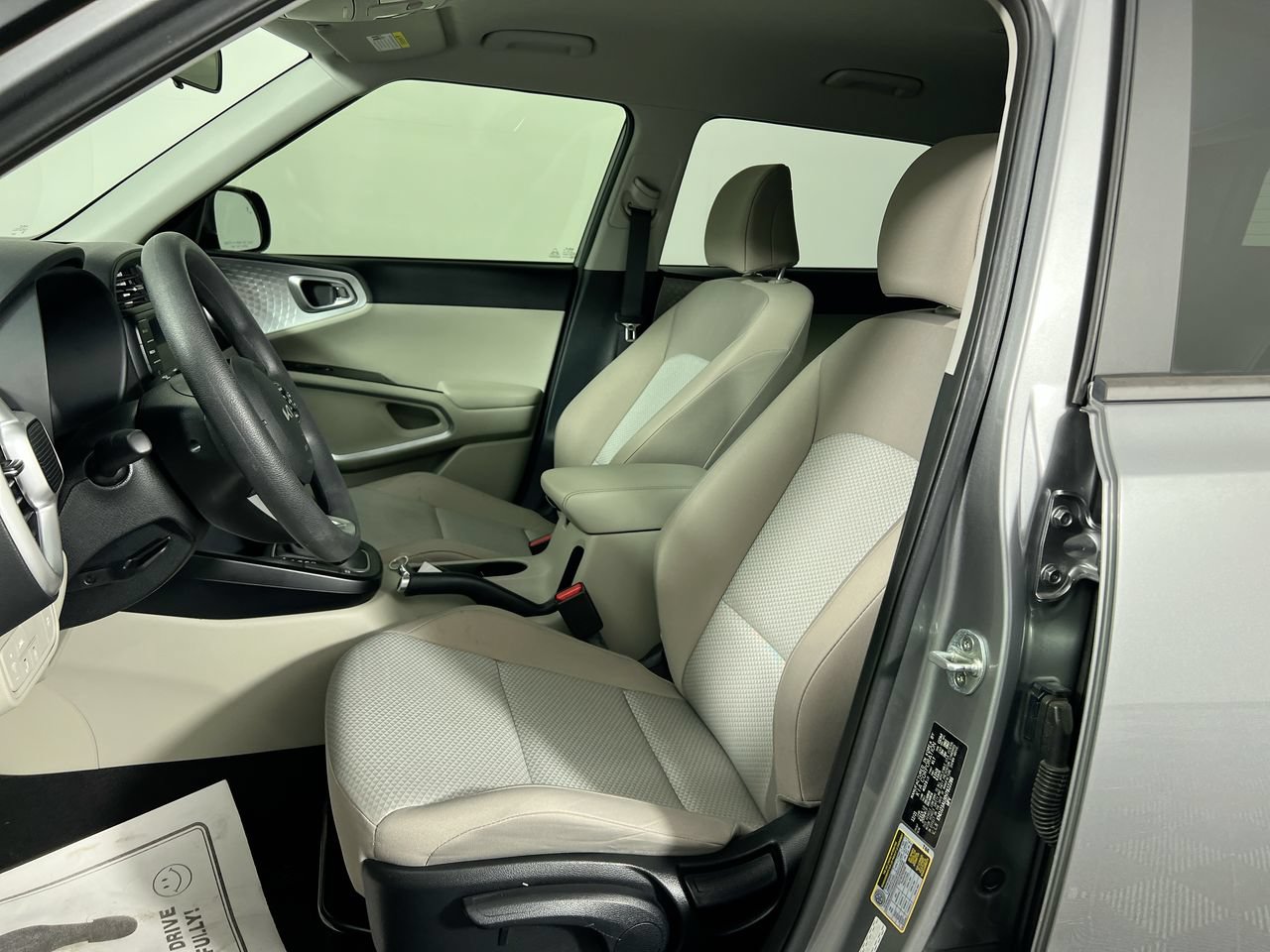 Used 2023 Kia Soul LX w/ LX Technology Package FWD image 13