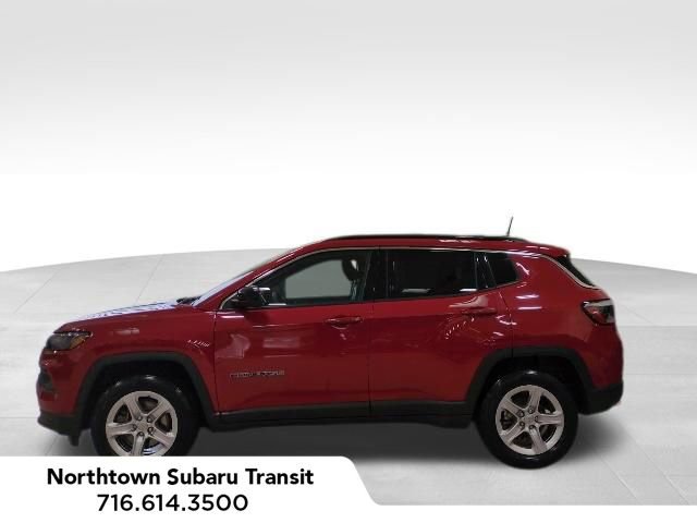 Used 2023 Jeep Compass Latitude w/ Convenience Group image 2