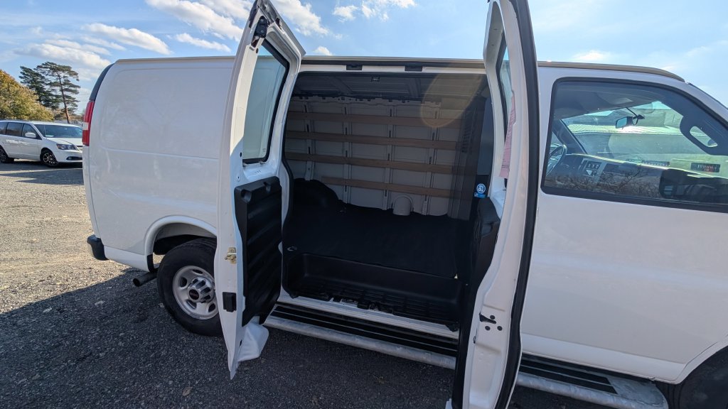 Used 2025 GMC Savana 2500 w/ Driver Convenience Package RWD image 26