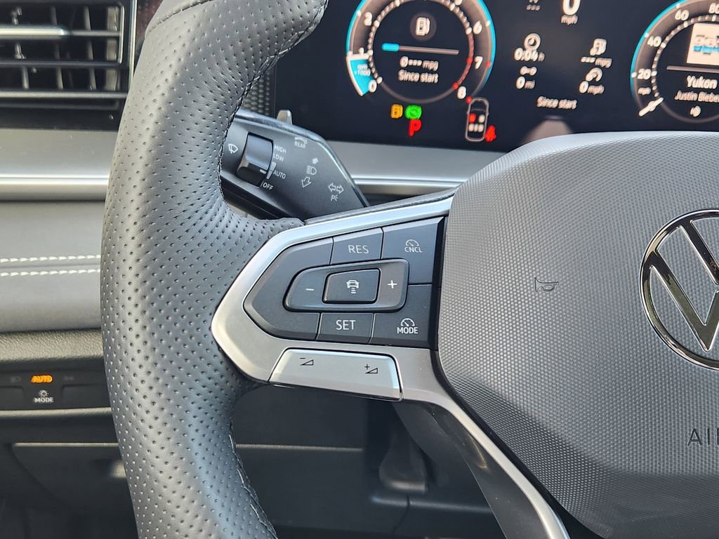 New 2026 Volkswagen Tiguan SE R-Line image 16