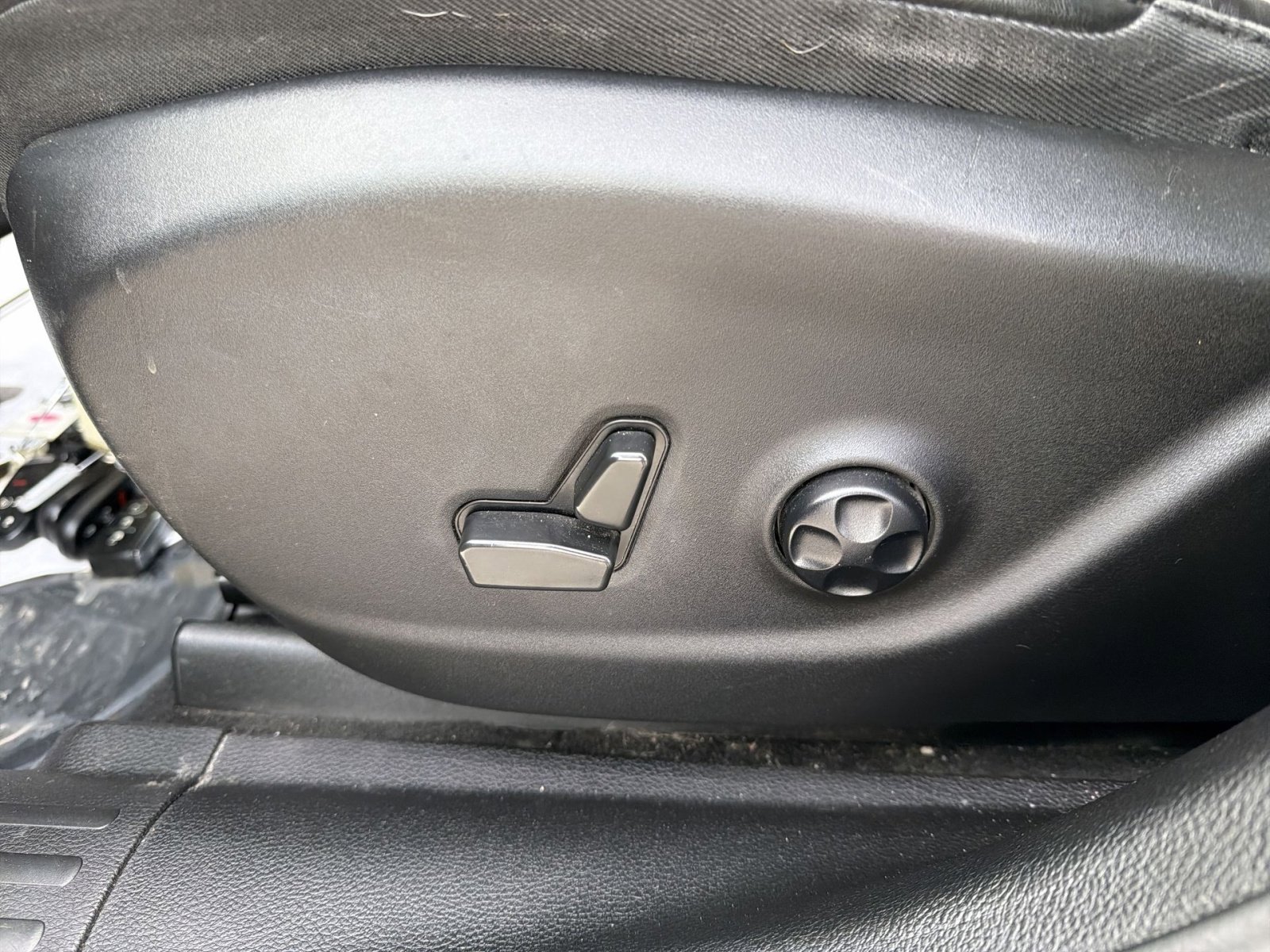 Used 2021 Jeep Cherokee Trailhawk w/ Comfort/Convenience Group image 19