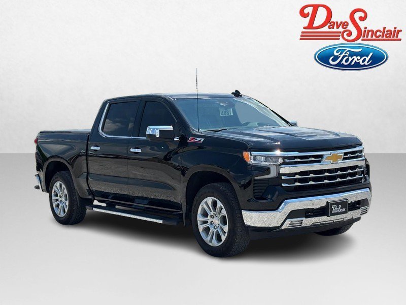 Used 2024 Chevrolet Silverado 1500 LTZ w/ Technology Package AWD/4WD image 4