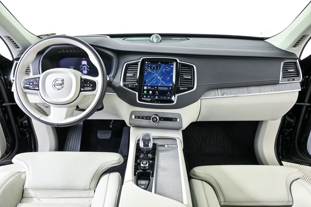 Certified 2024 Volvo XC90 B6 Ultimate w/ Protection Package image 20