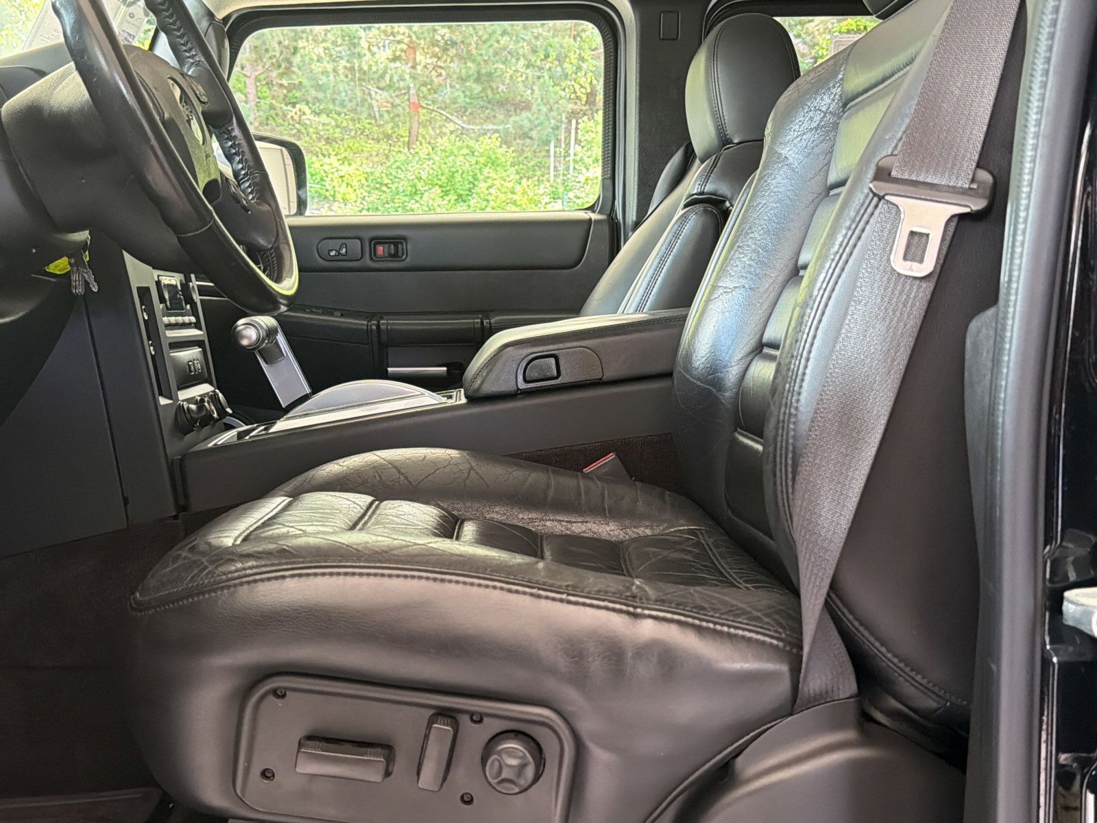 Used 2005 HUMMER H2 w/ Preferred Equipment Group image 5