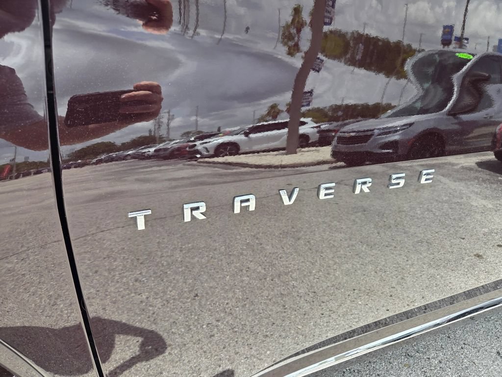 Used 2020 Chevrolet Traverse Premier w/ LPO, Floor Liner Package FWD image 4