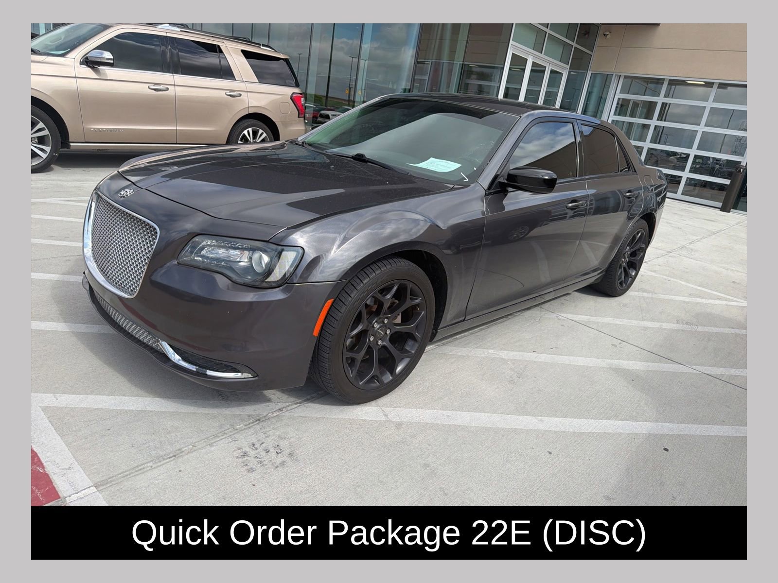 Used 2019 Chrysler 300 Touring w/ Sport Appearance Package RWD image 1