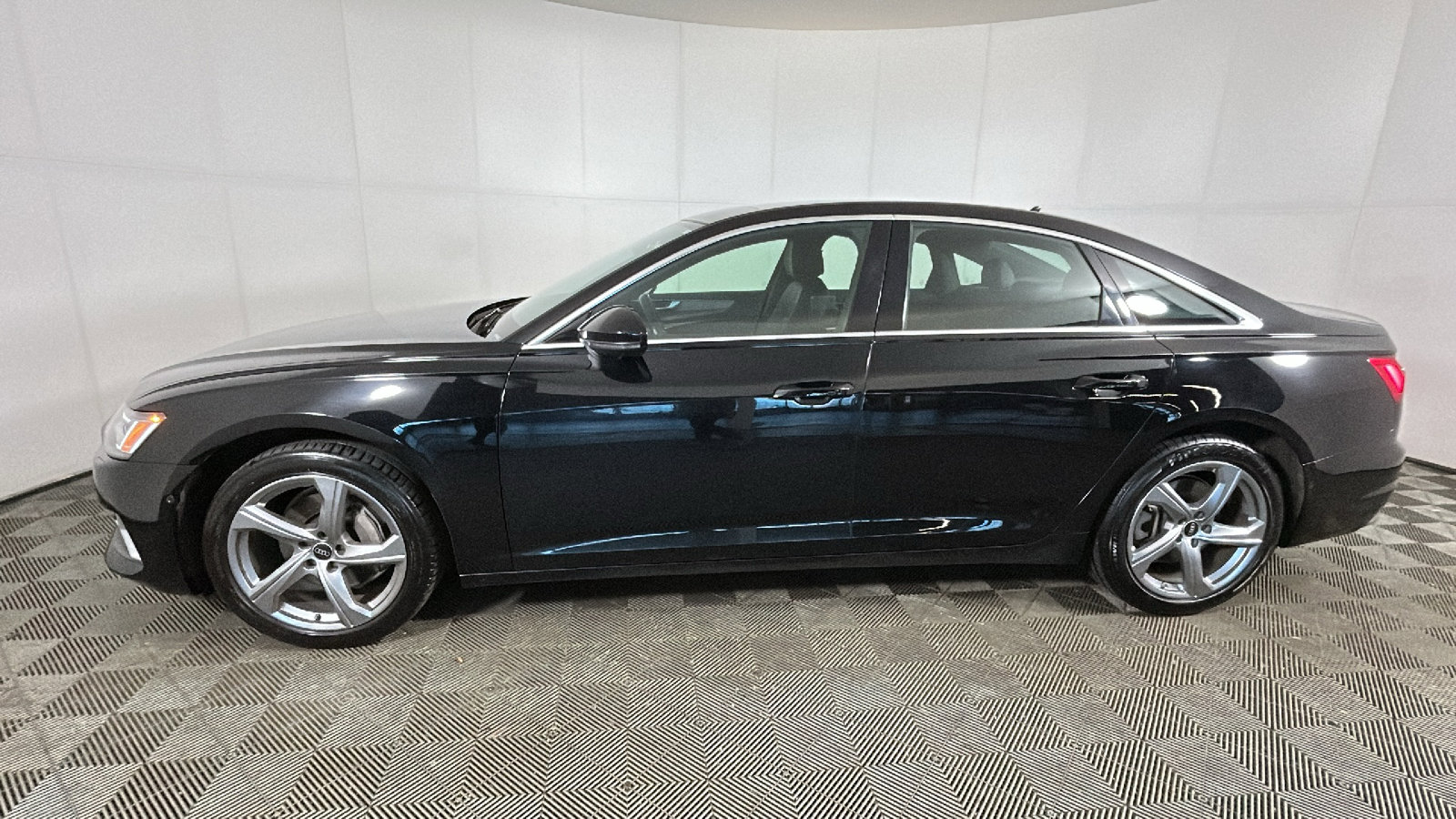 Used 2024 Audi A6 Premium Plus AWD/4WD image 6