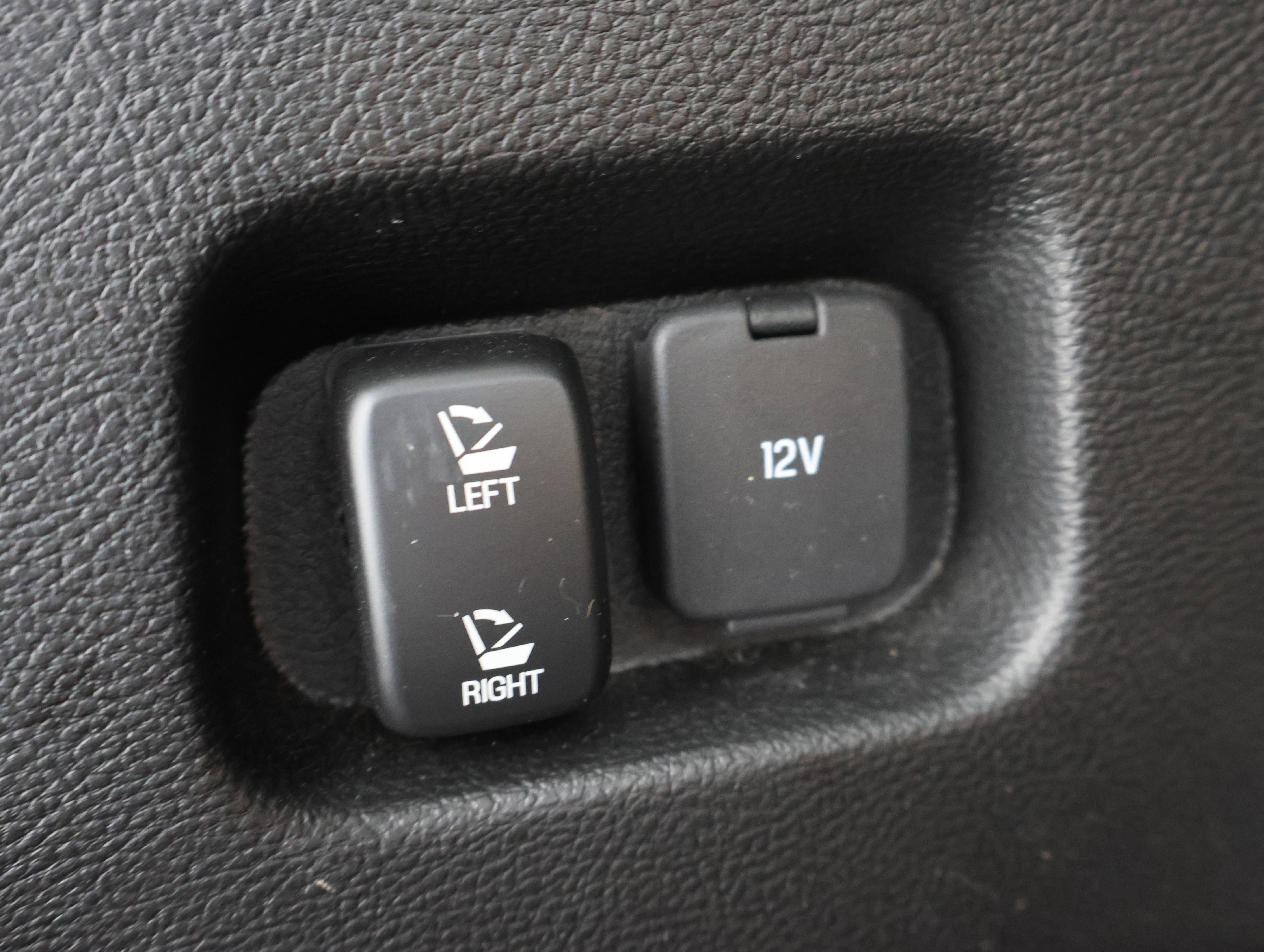 Used 2023 Ford Edge ST image 28