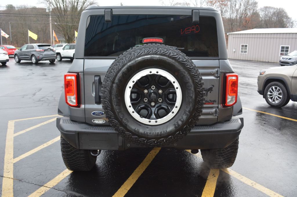 Used 2023 Ford Bronco Black Diamond w/ Sasquatch Package image 4