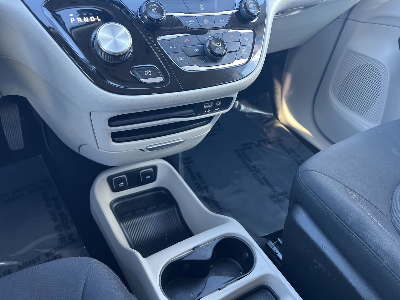 Used 2017 Chrysler Pacifica Touring image 9