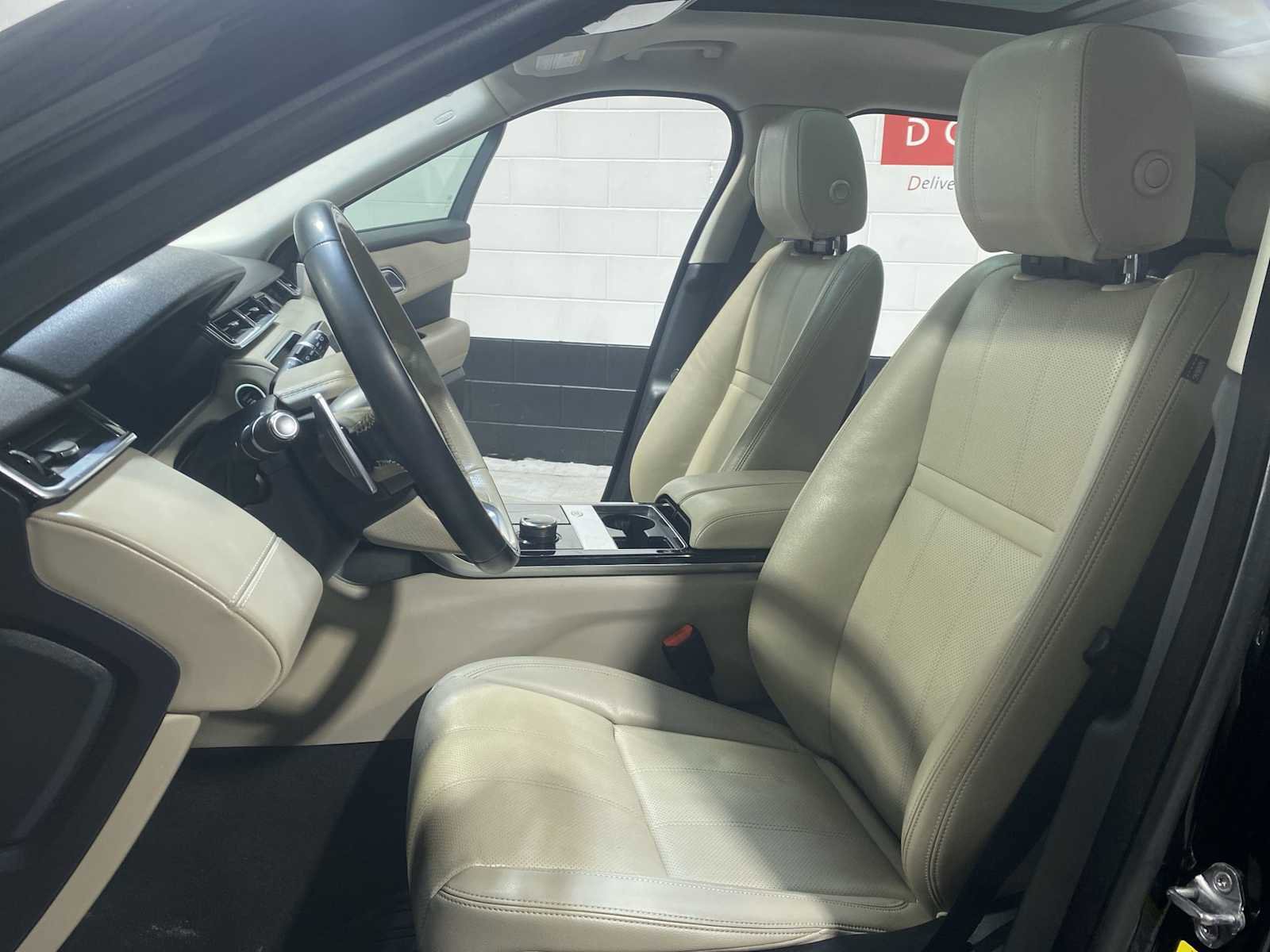 Used 2018 Land Rover Range Rover Velar S image 11