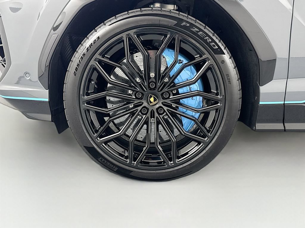 Used 2025 Lamborghini Urus Performante AWD/4WD image 34