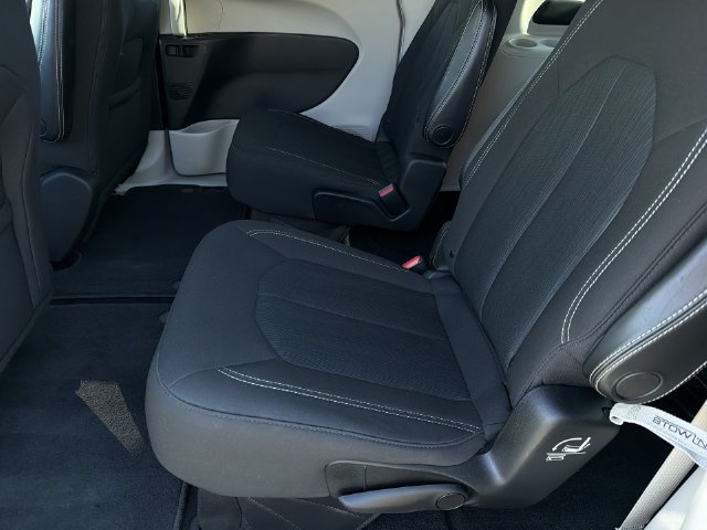 Used 2021 Chrysler Voyager LX FWD image 18