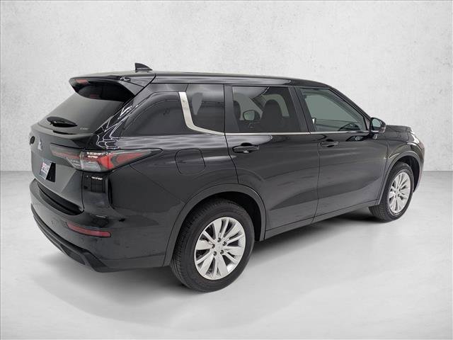 Used 2025 Mitsubishi Outlander ES image 5