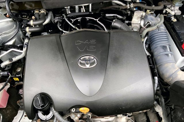 Used 2022 Toyota Highlander LE AWD/4WD image 31