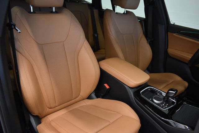 Used 2024 BMW X3 xDrive30i w/ Premium Package w/ZPA AWD/4WD image 6