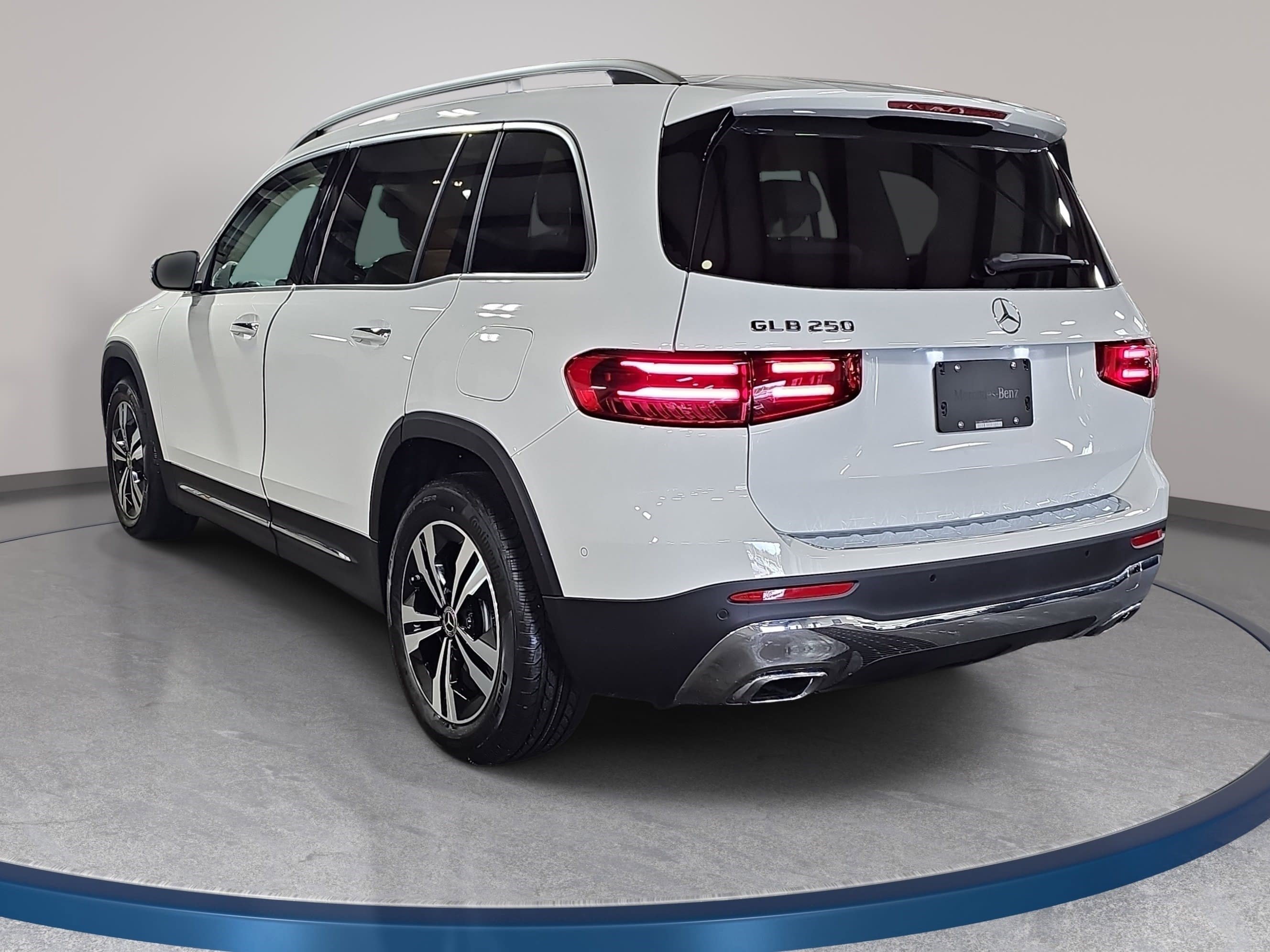 New 2026 Mercedes-Benz GLB 250 image 7