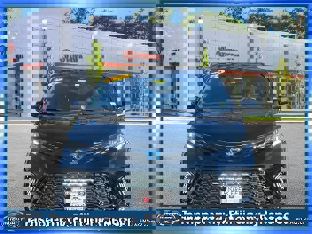 Certified 2024 Toyota Sienna XSE image 2