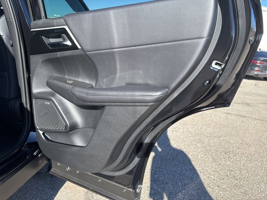 New 2026 Mitsubishi Outlander SE FWD image 30