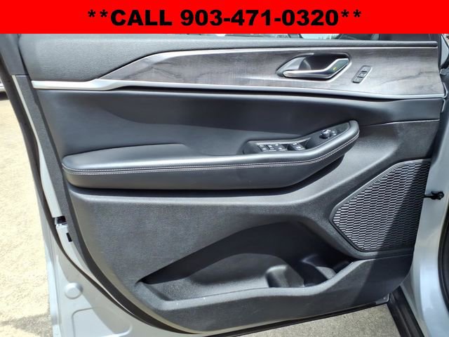 Used 2024 Jeep Grand Cherokee Limited image 20