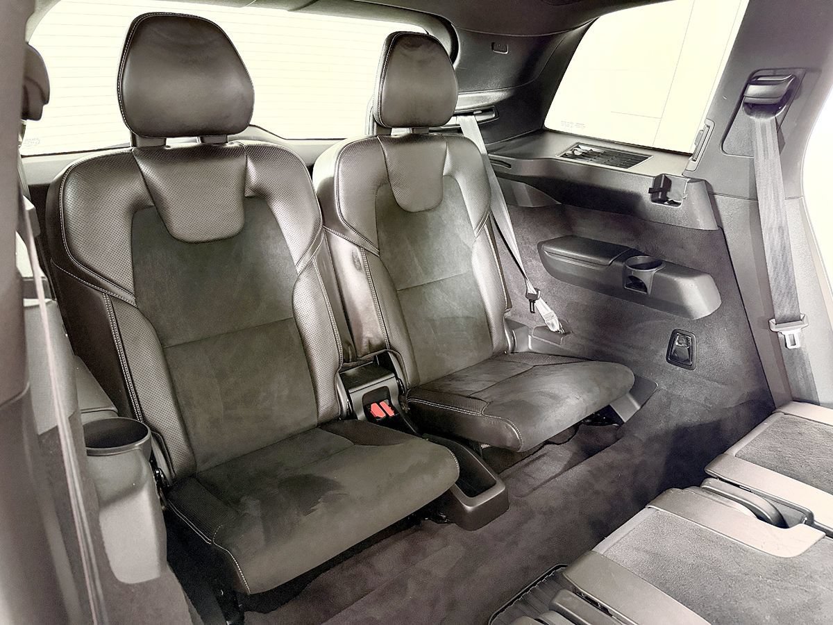 Used 2016 Volvo XC90 T8 R-Design w/ Vision Package AWD/4WD image 46