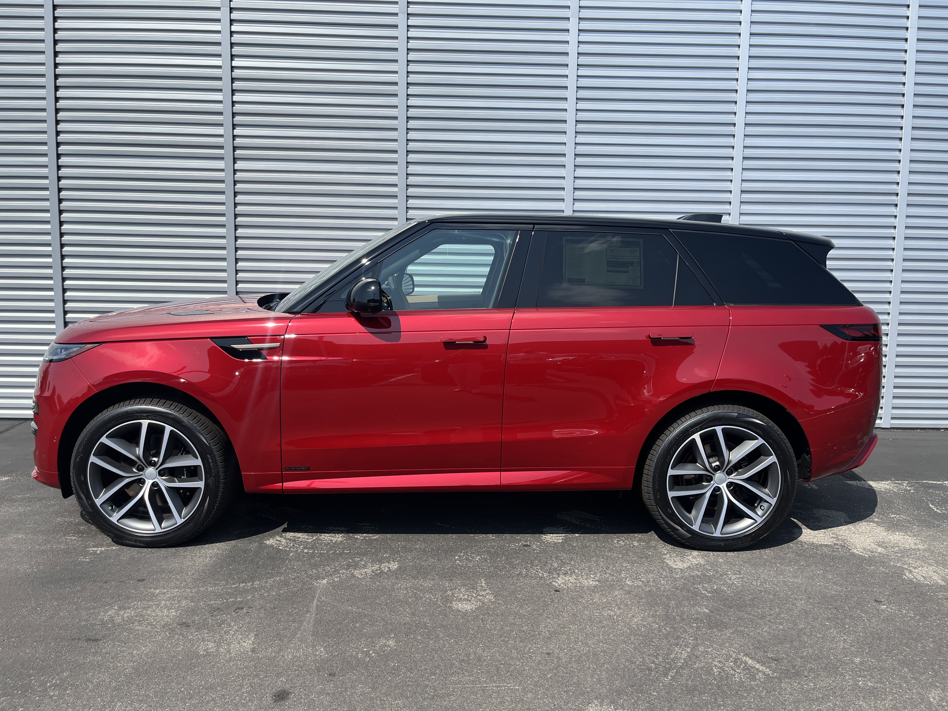 New 2025 Land Rover Range Rover Sport Autobiography image 2