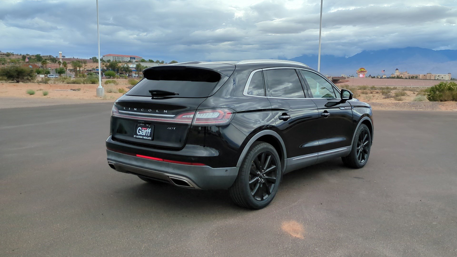 Used 2020 Lincoln Nautilus Reserve image 3