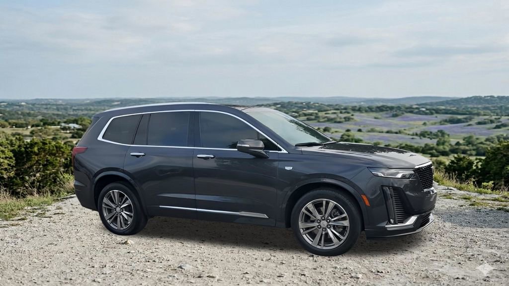 Used 2022 Cadillac XT6 Premium Luxury image 14
