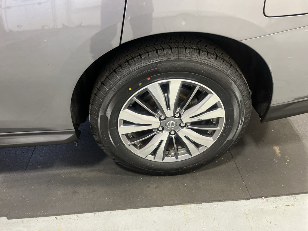 Used 2019 Nissan Pathfinder SL FWD image 28