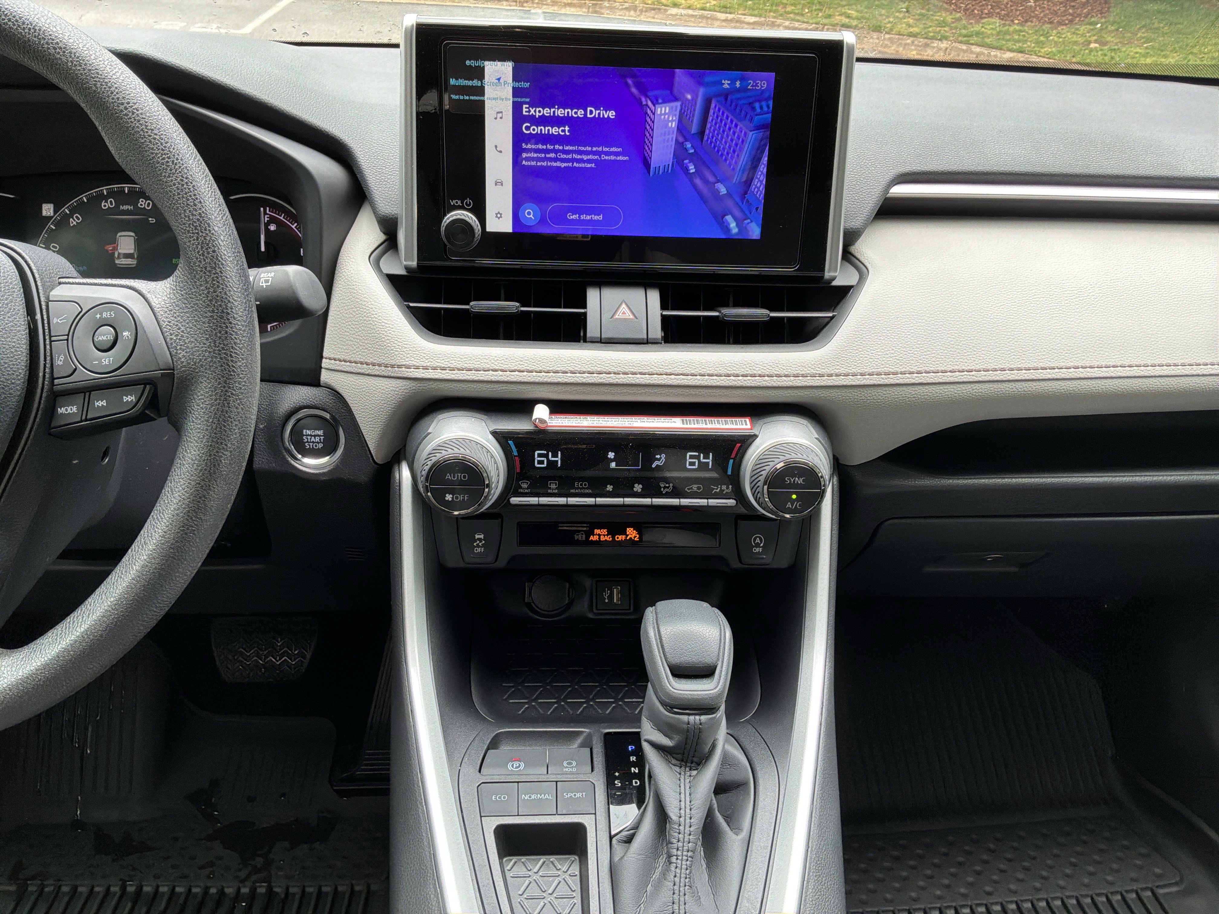 Used 2025 Toyota RAV4 XLE w/ Convenience Package FWD image 30