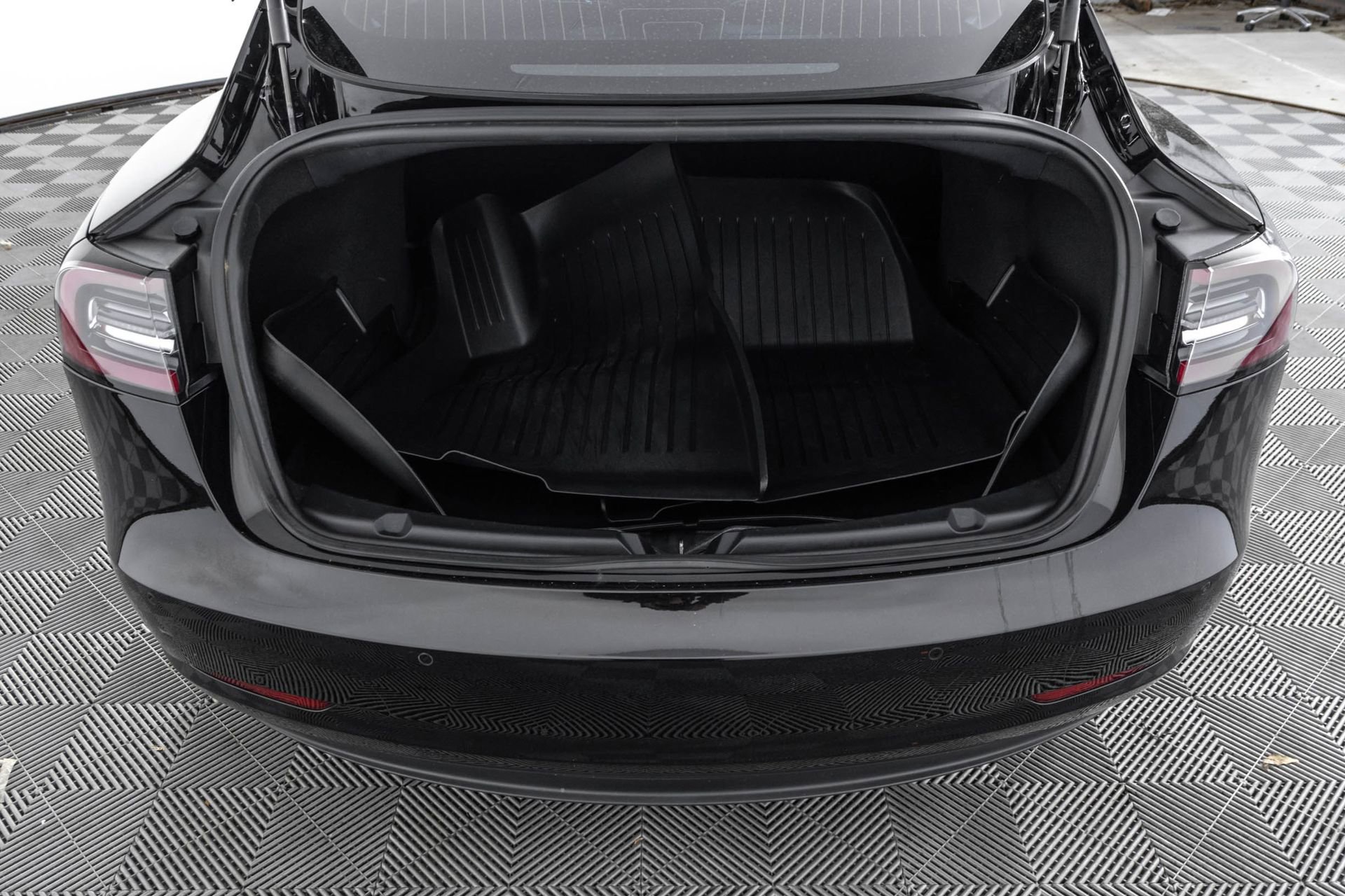 Used 2018 Tesla Model 3 Long Range AWD/4WD image 35