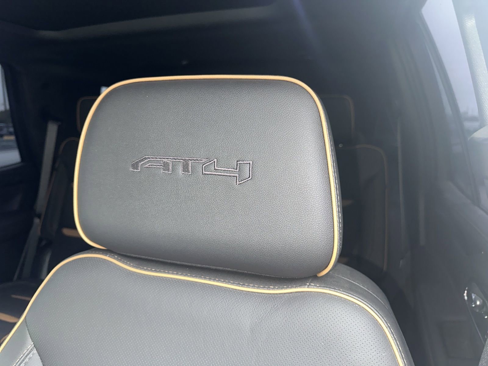 Used 2023 GMC Yukon AT4 AWD/4WD image 11