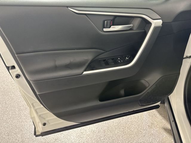 Used 2021 Toyota RAV4 XLE image 20
