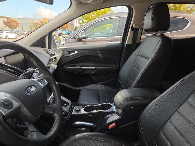 Used 2014 Ford Escape Titanium w/ Equipment Group 401A FWD image 9