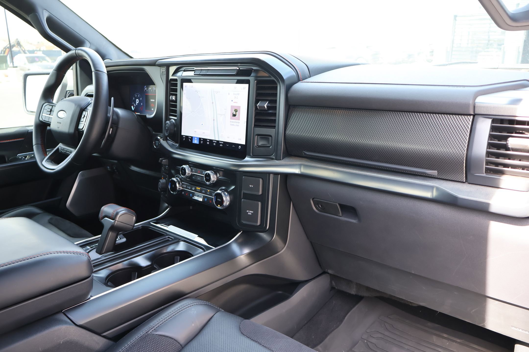 Used 2025 Ford F150 Raptor image 29