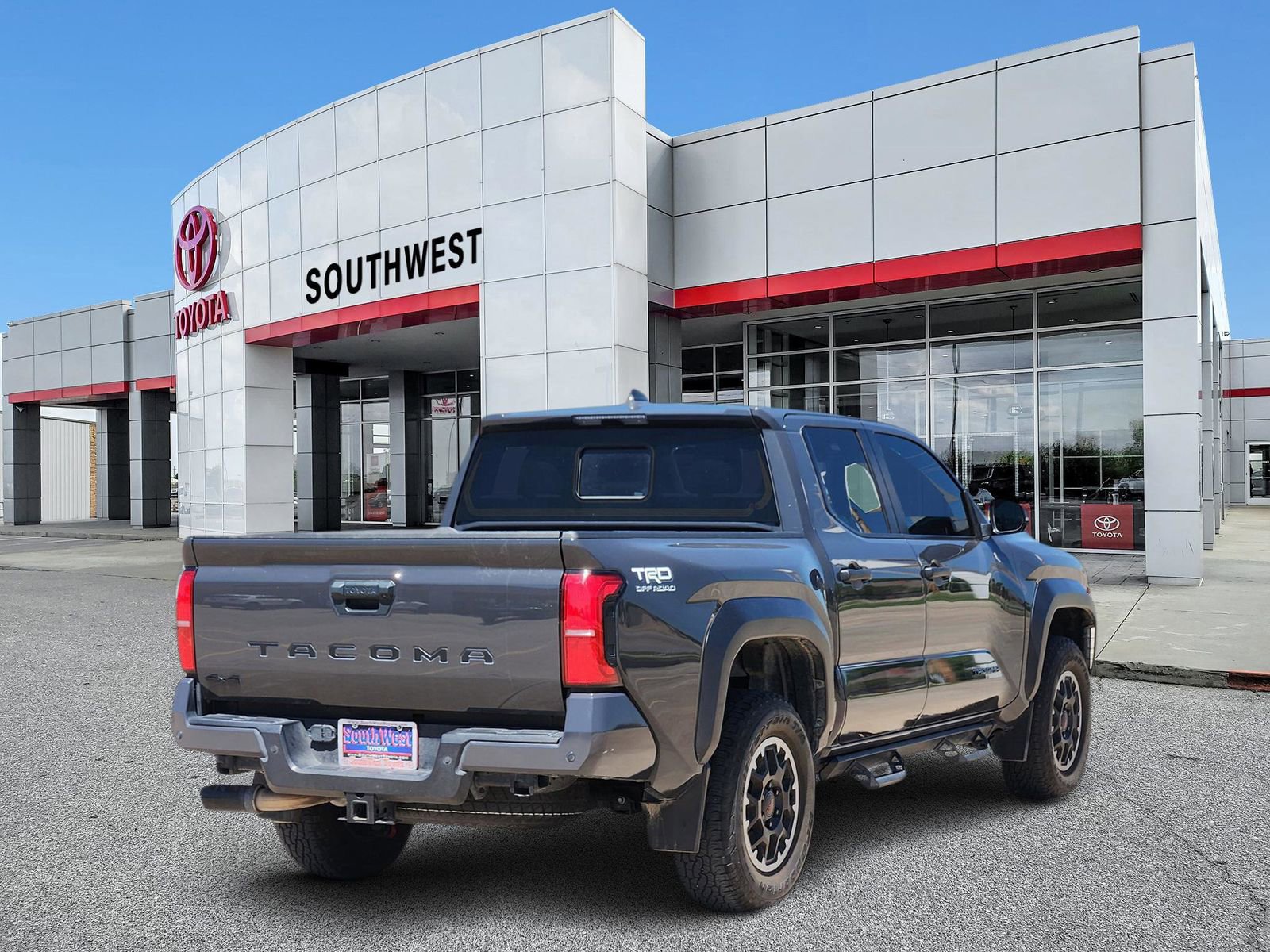 Used 2024 Toyota Tacoma TRD Off-Road w/ TRD Off Road Upgrade Package AWD/4WD image 5