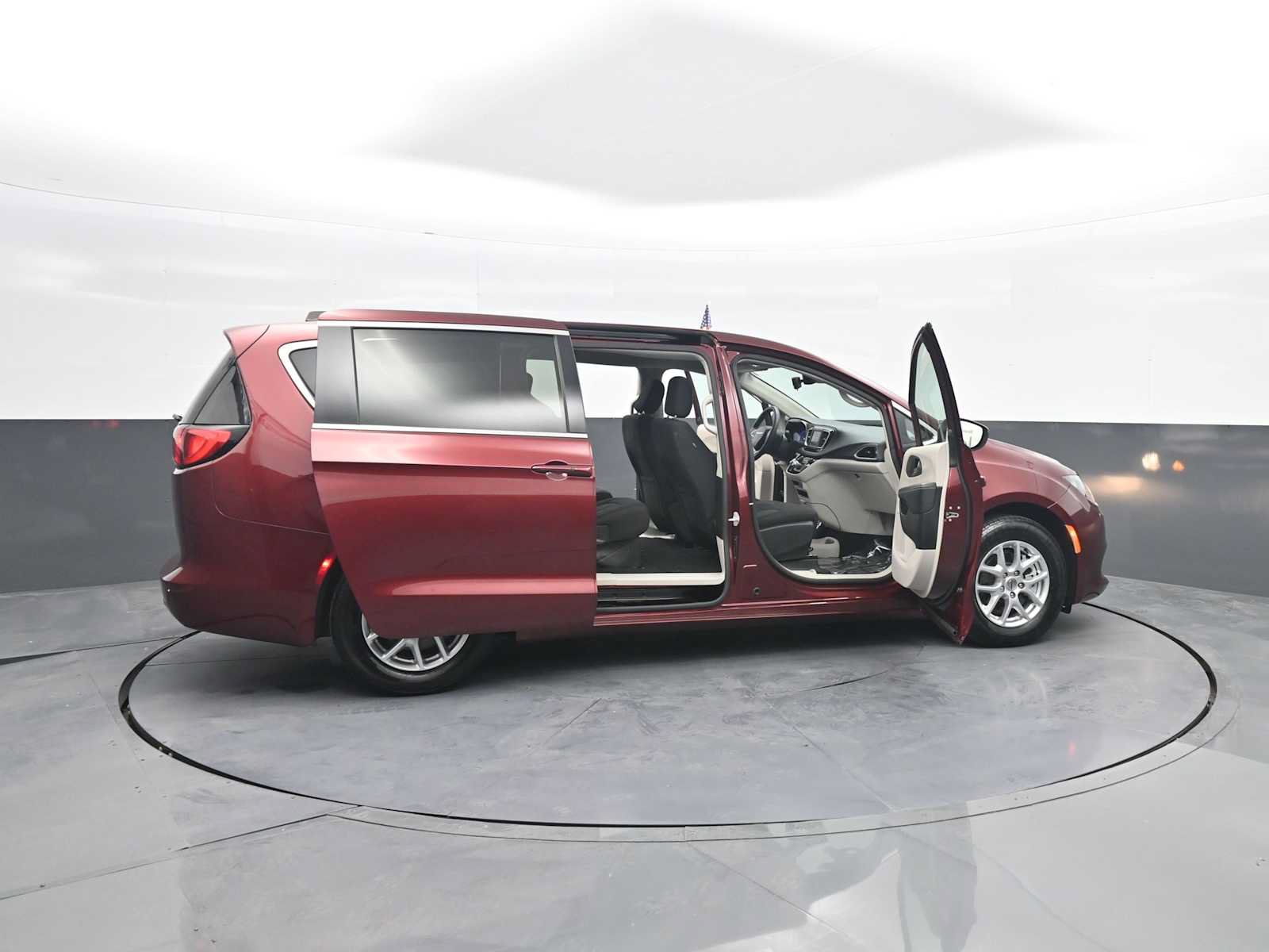 Used 2023 Chrysler Voyager LX FWD image 46