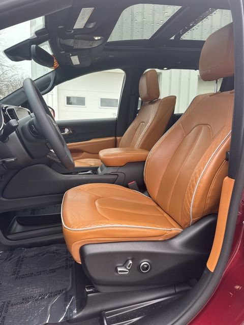 Used 2022 Chrysler Pacifica Pinnacle AWD/4WD image 40