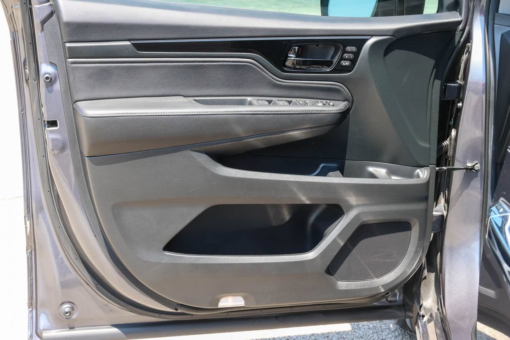 Used 2024 Honda Odyssey Elite image 4