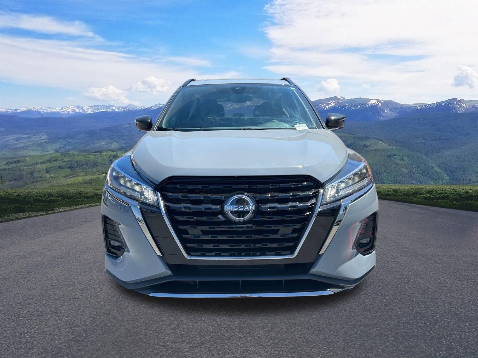 Used 2023 Nissan Kicks SR FWD image 9