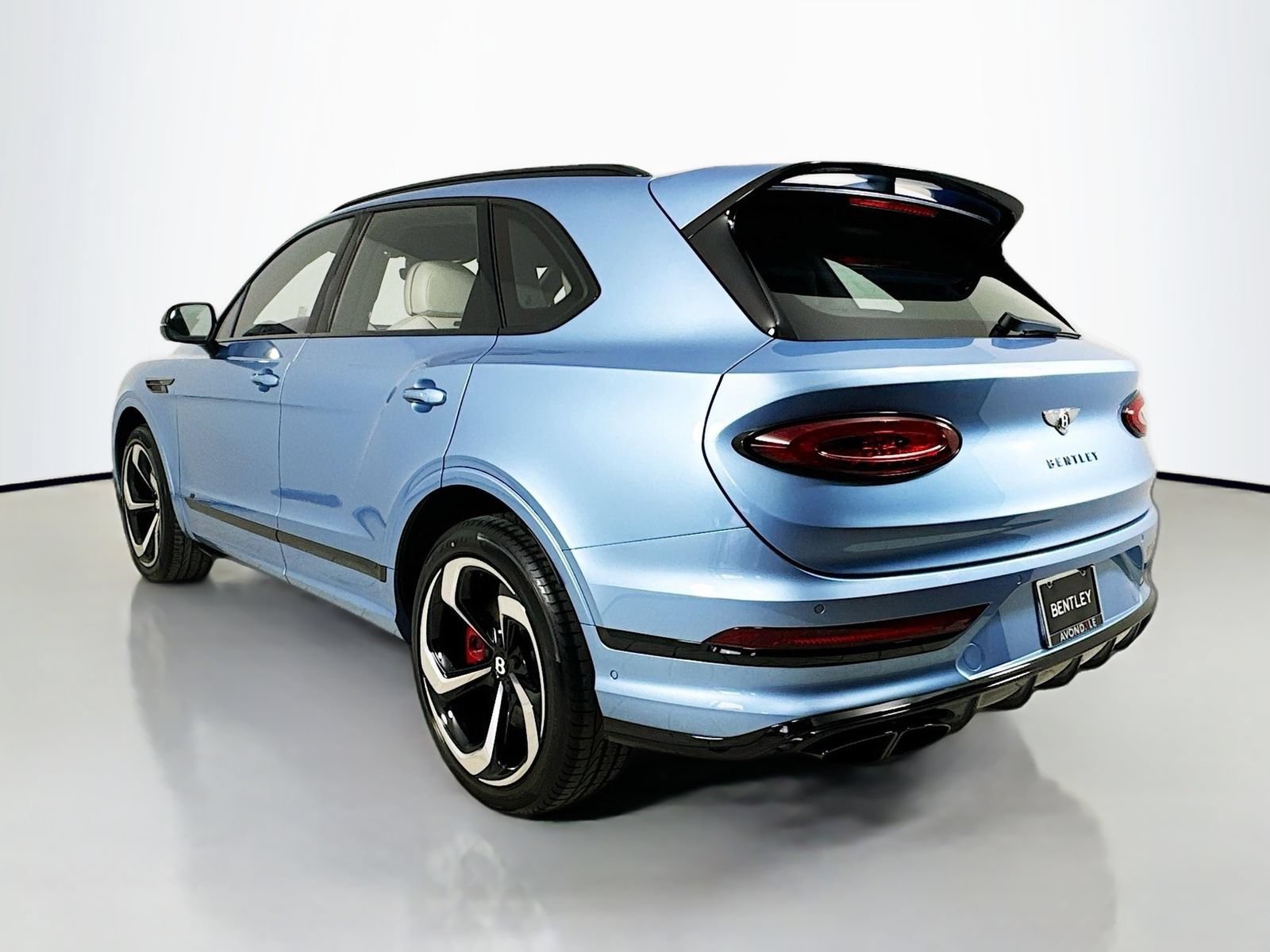 Certified 2025 Bentley Bentayga AWD/4WD image 6