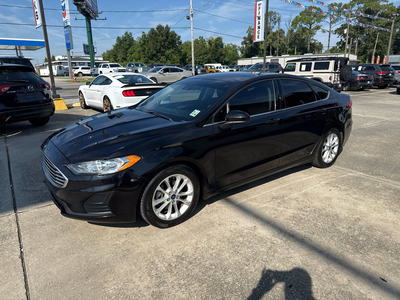 Used 2020 Ford Fusion SE image 2