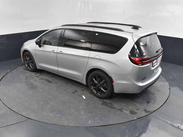 New 2026 Chrysler Pacifica Select w/ S Appearance Package FWD image 50